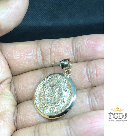 14k Solid Yellow Gold Aztec Calendar Pendant 27MM - Picture 2 of 6